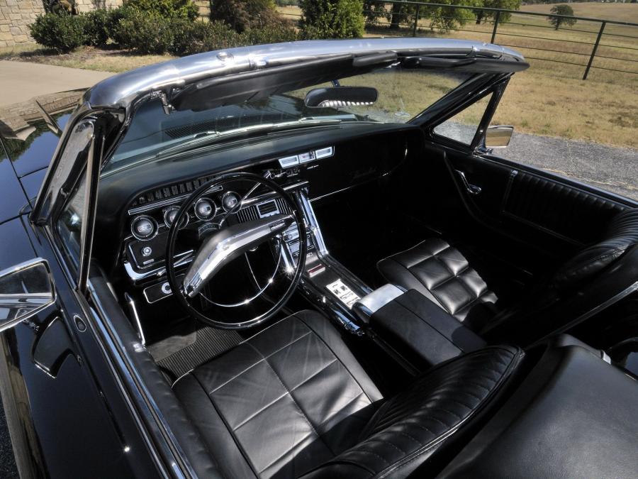  Ford Thunderbird Convertible 1966 года  (фото 12 из 25)